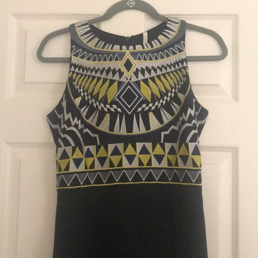 Long black Aztec style pattern - Picture 2 of 4